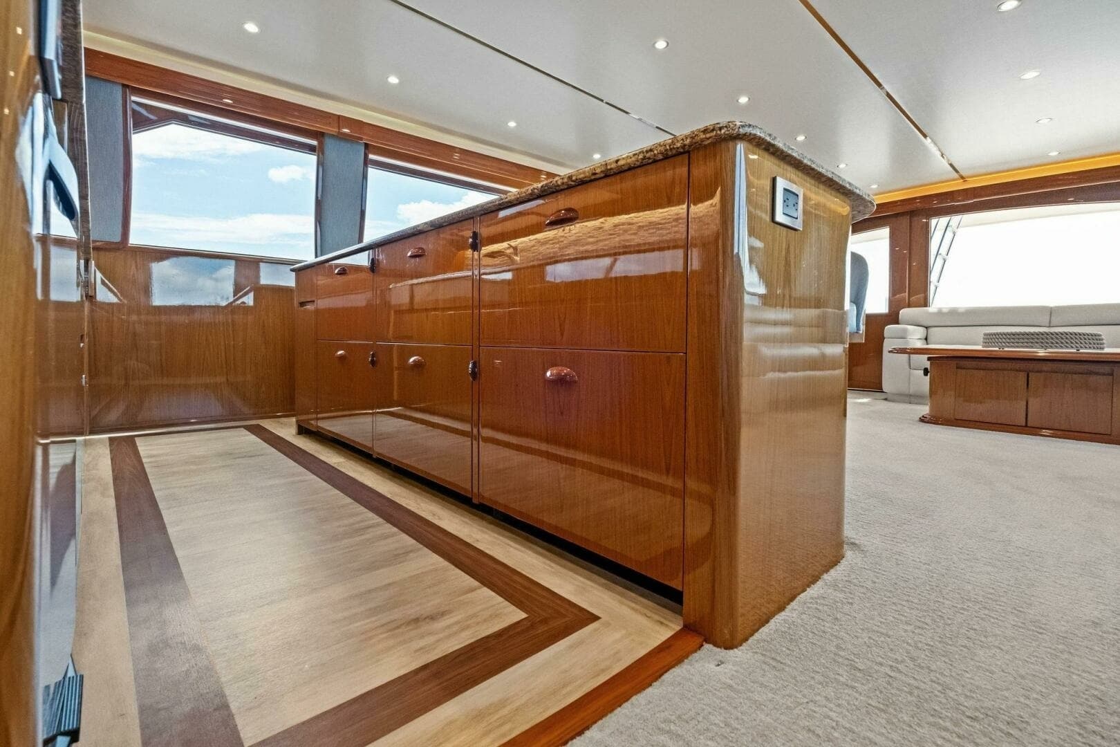 2012 82 Viking Convertible - Lady Di
