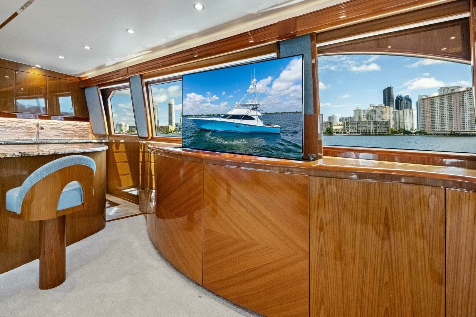 2012 82 Viking Convertible - Lady Di
