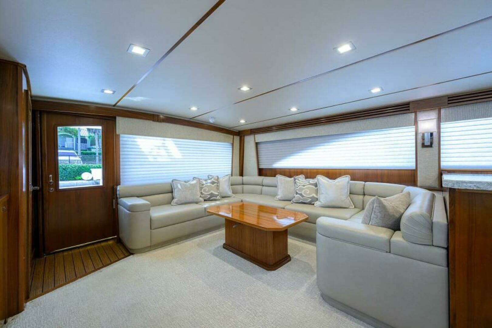 Viking 80 - LAMPLIGHTER - Salon