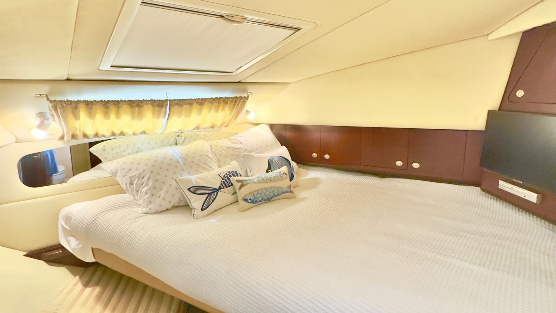 Cozy Forward Stateroom