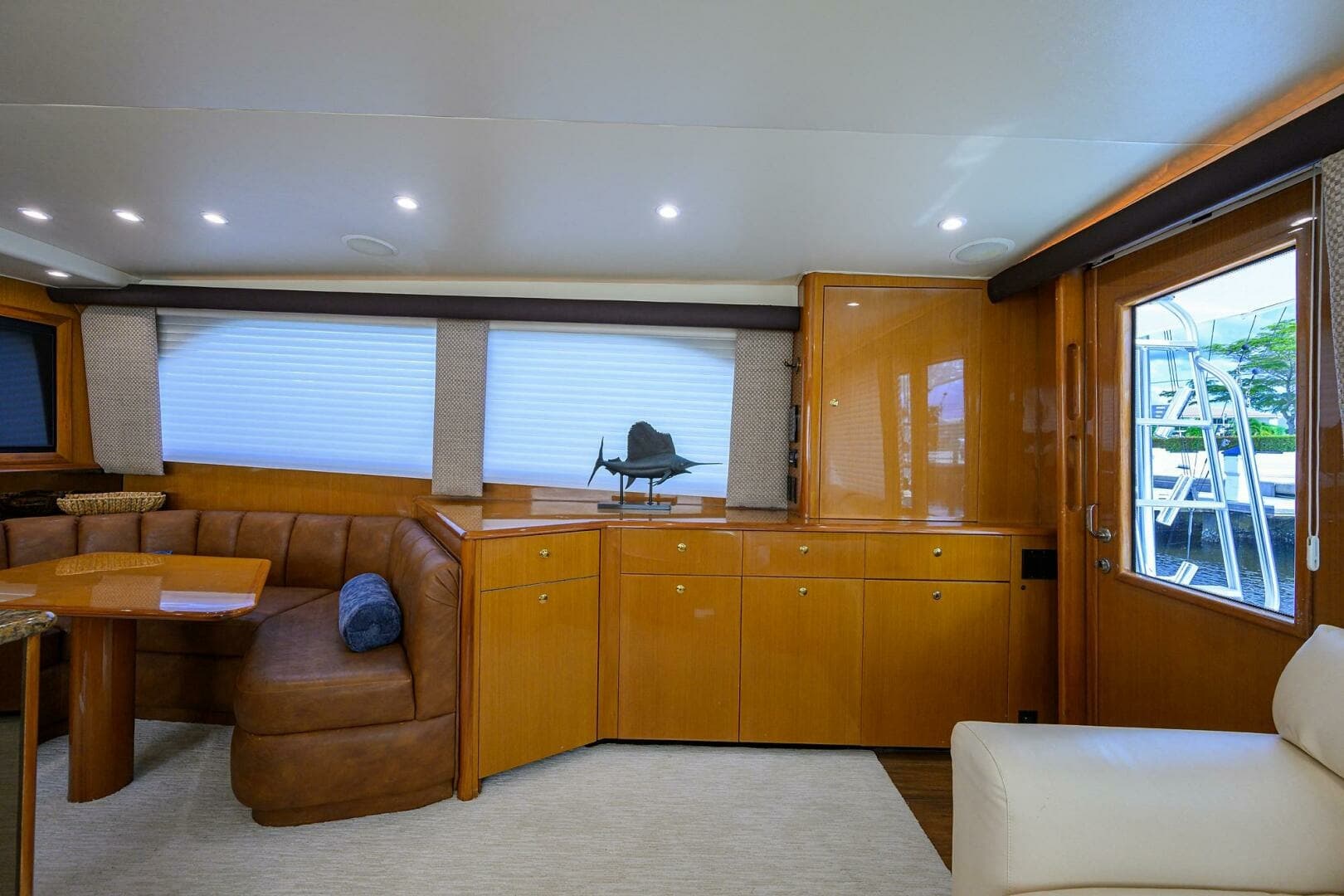 Viking 56 MATTER OF TIME - Salon