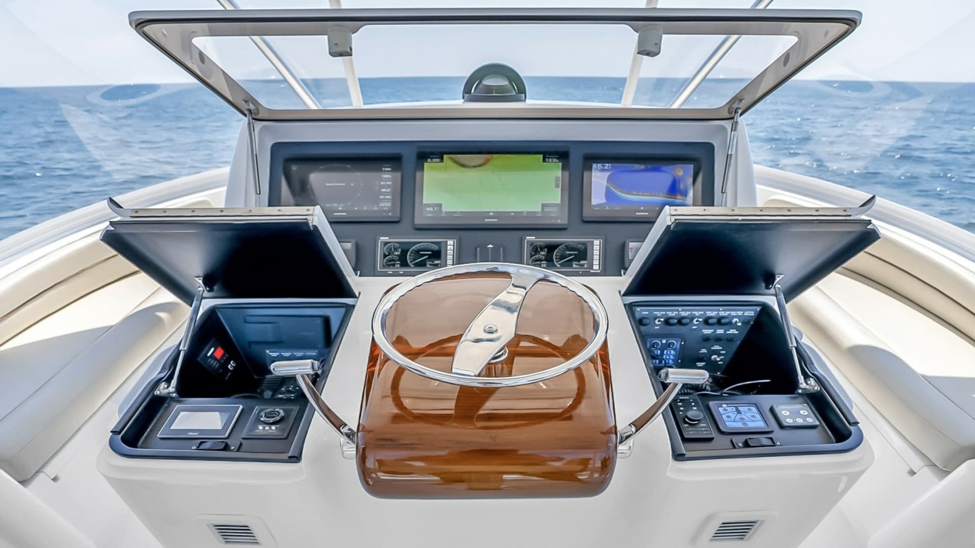 Flybridge Helm Station