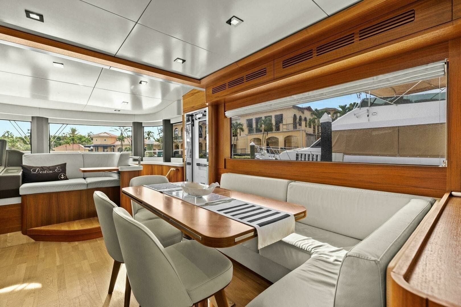 2021 Sirena 64- DESTIN-E- Dinette