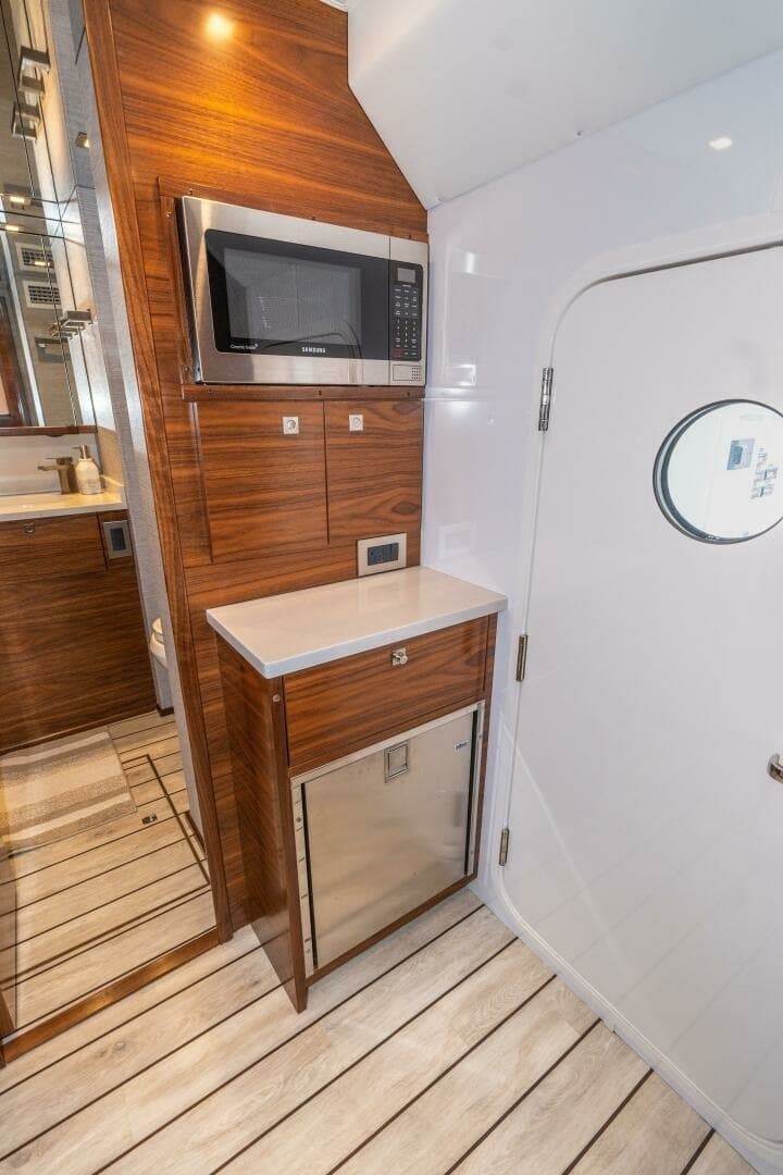 2025 Viking 90C "Zatara" 