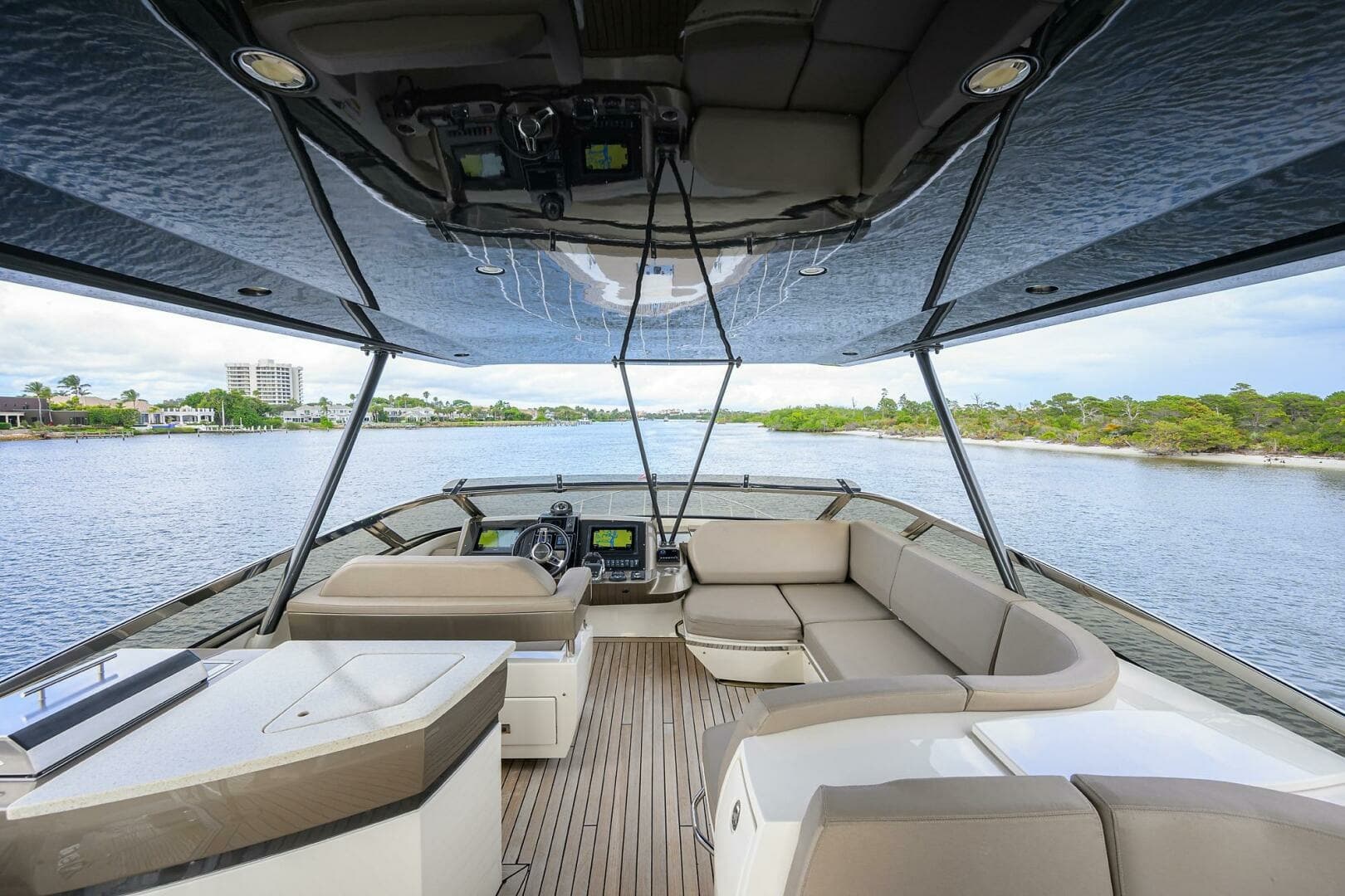 Marquis 66 ANDIAMO - Bridge Deck
