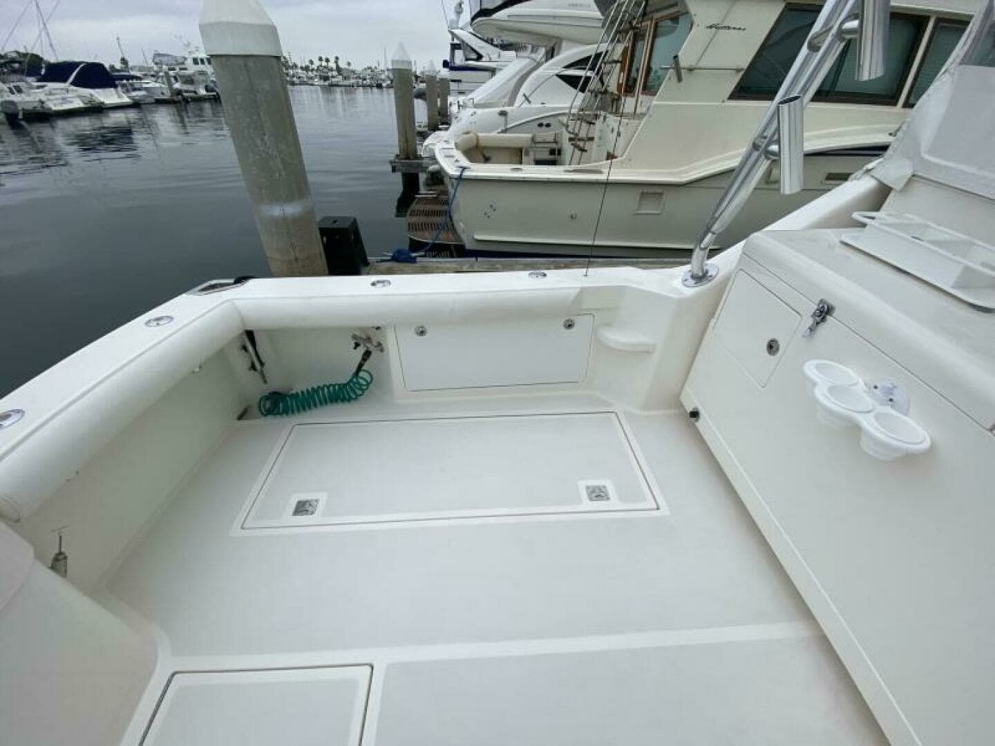 2006 Cabo 40 Express - BUZZ CATCHER