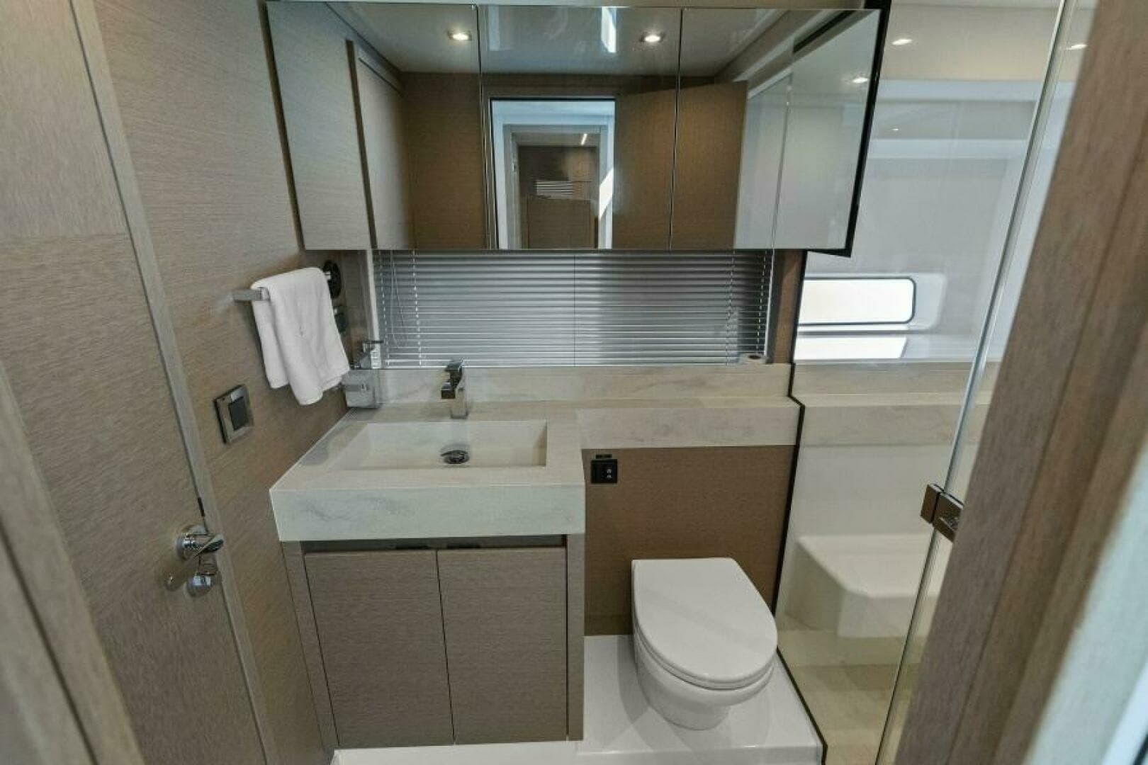 2022 59 Prestige Flybridge - How Sweet It Its - VIP Head