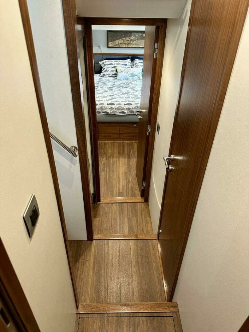 Outer Reef 62 SOUTH  PAWS - Interior