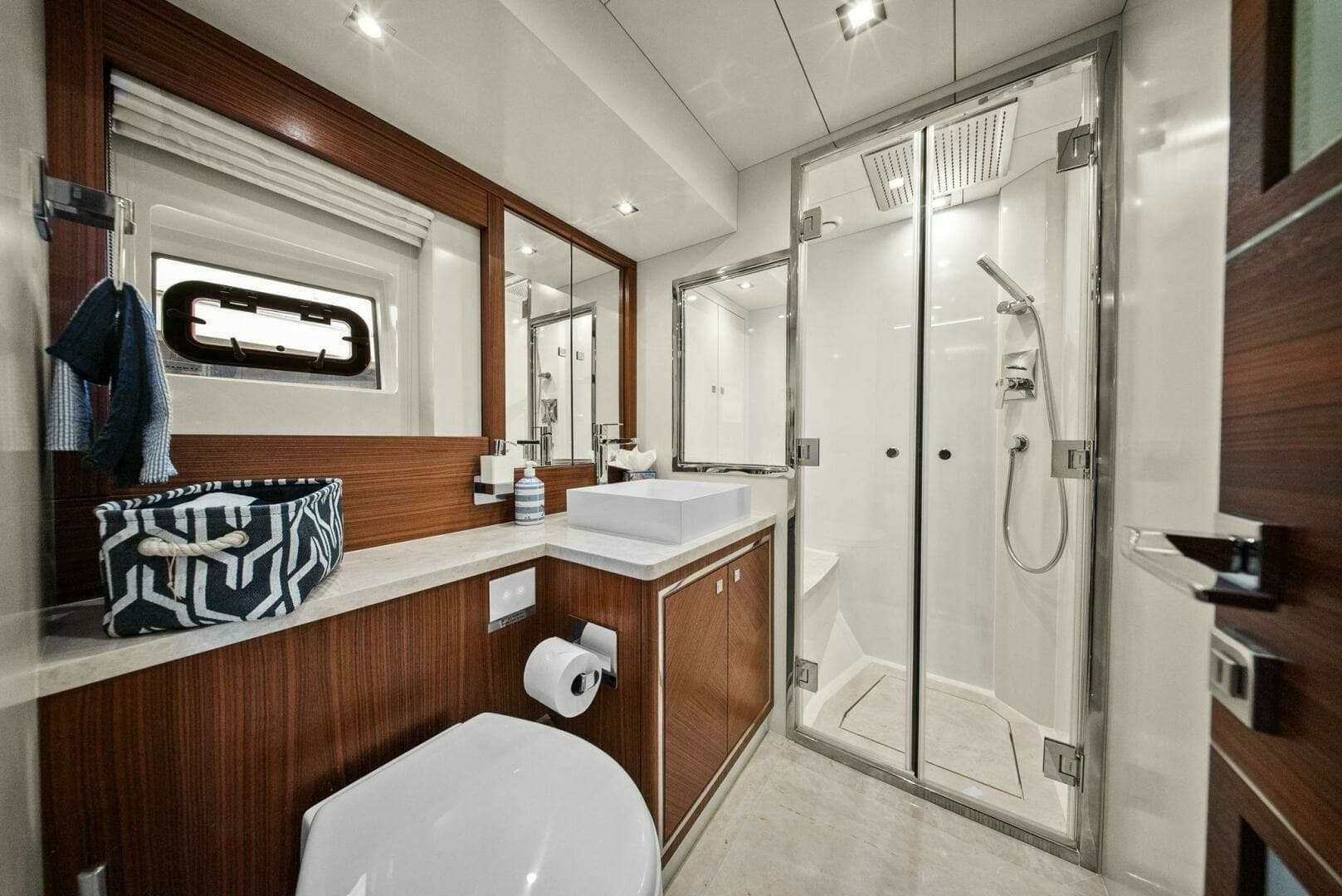 2021 Sirena 64- DESTIN-E- Guest Head