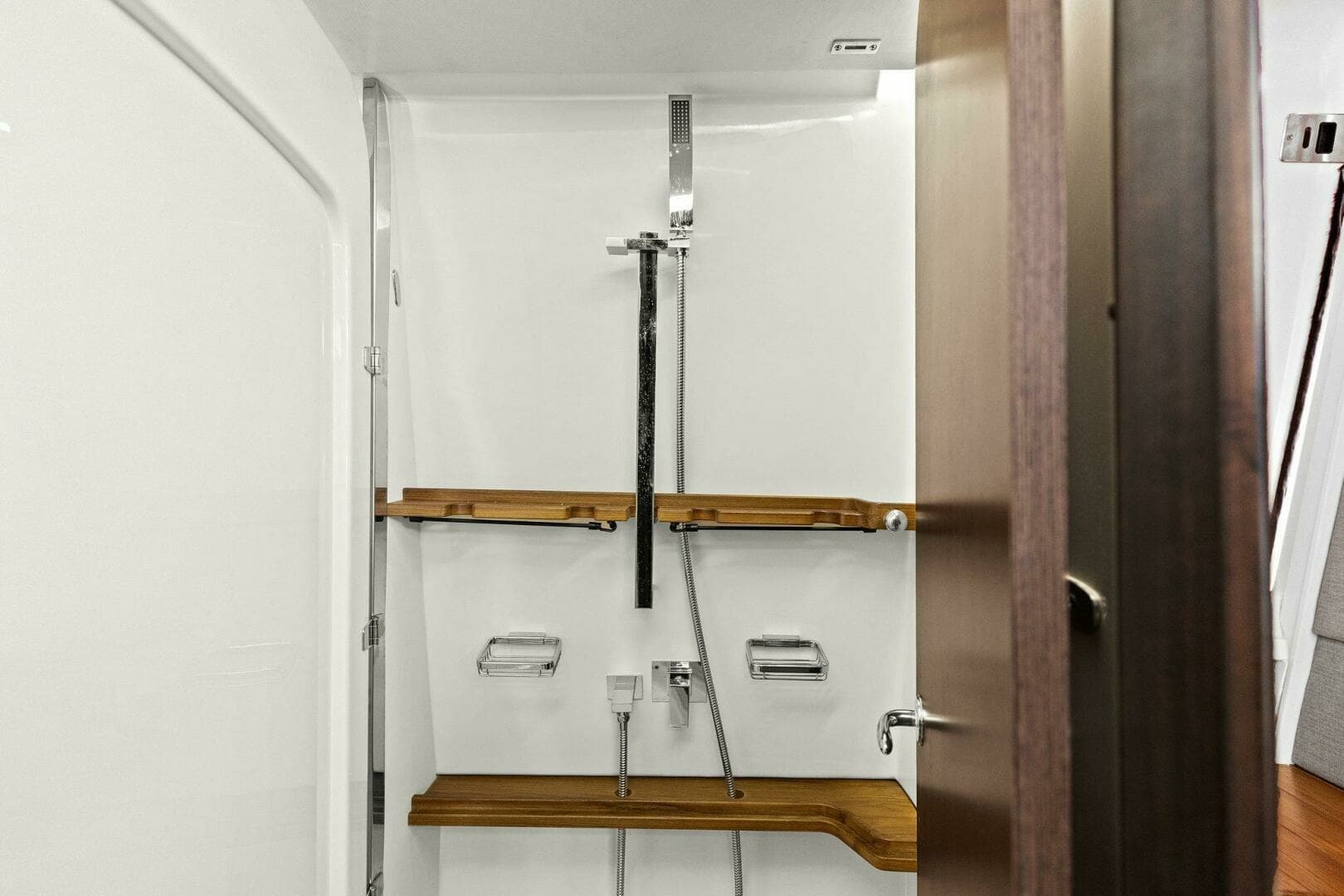Grady White - Shower