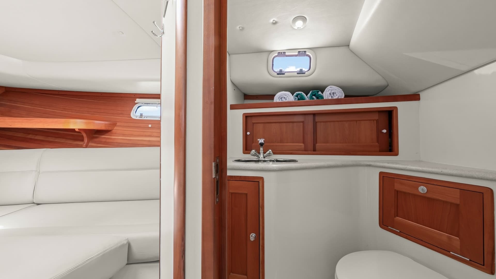 Compact Cabin with Ensuite Head