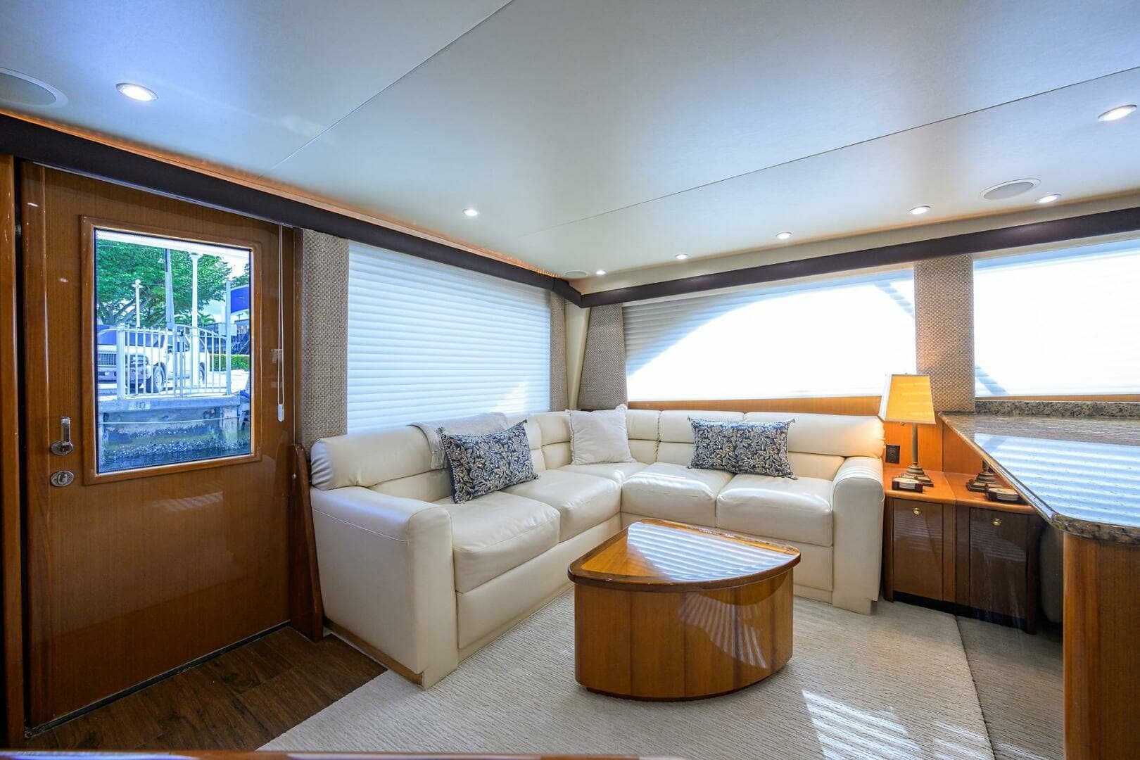 Viking 56 MATTER OF TIME - Salon