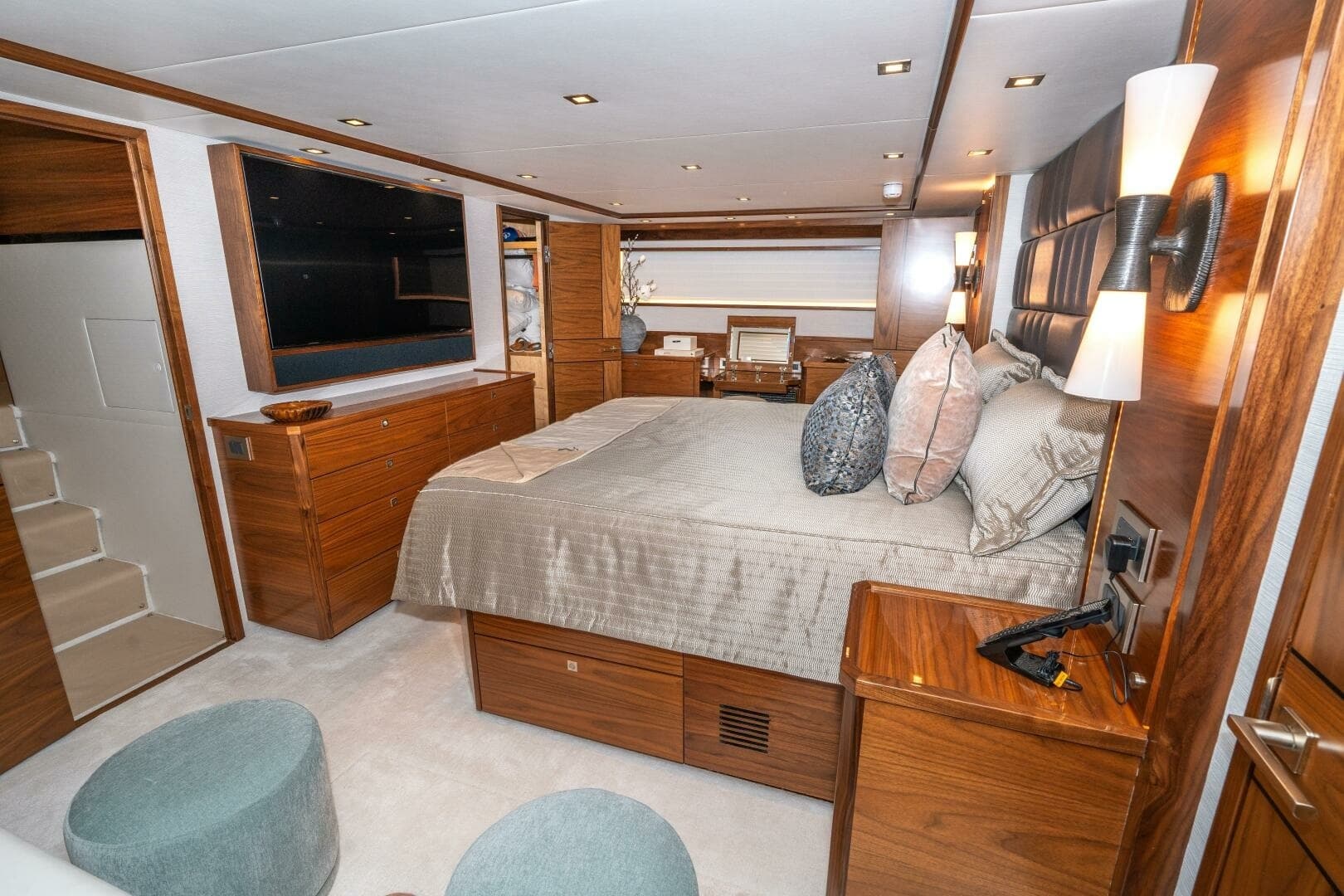 2025 Viking 90C "Zatara" 