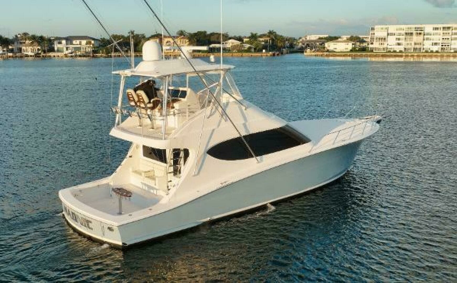 54' Hatteras GT54 - Profile