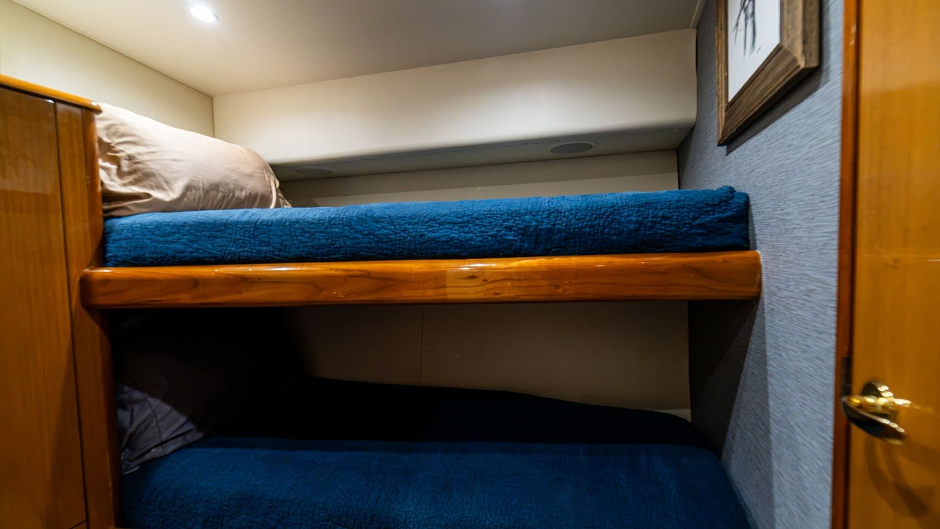 2001 Viking 61 Convertible- Caliente- Guest Stateroom