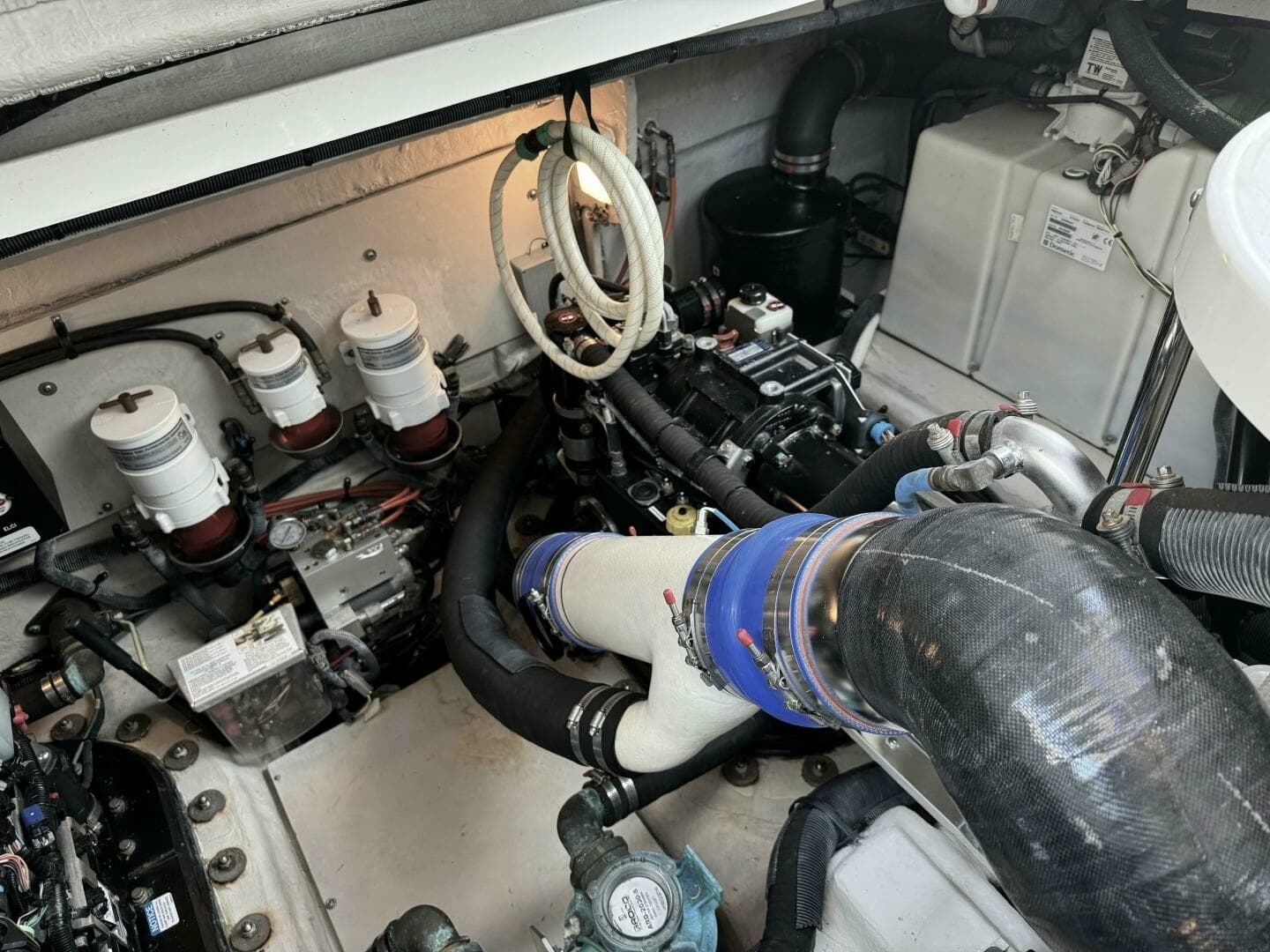 2016 Sea Ray 470 Sundancer 'Lopez Cove II' - Engine Room