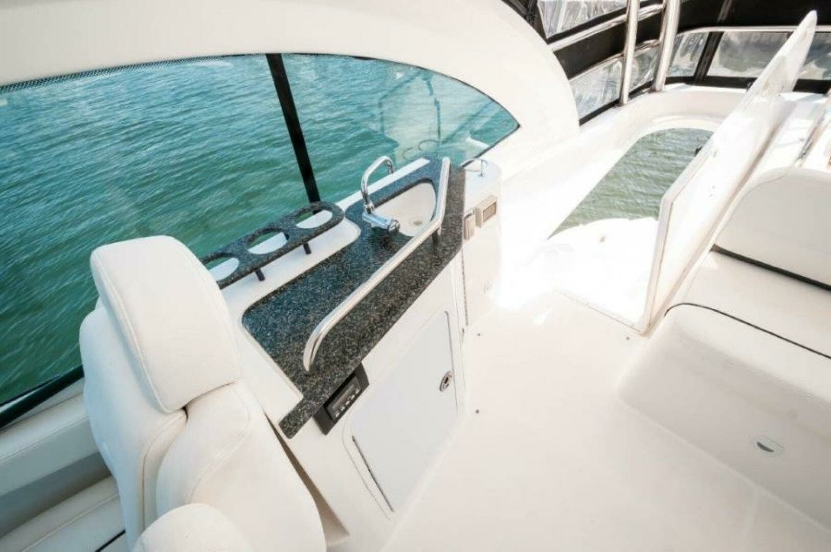  2006 47 Cruisers Flybridge