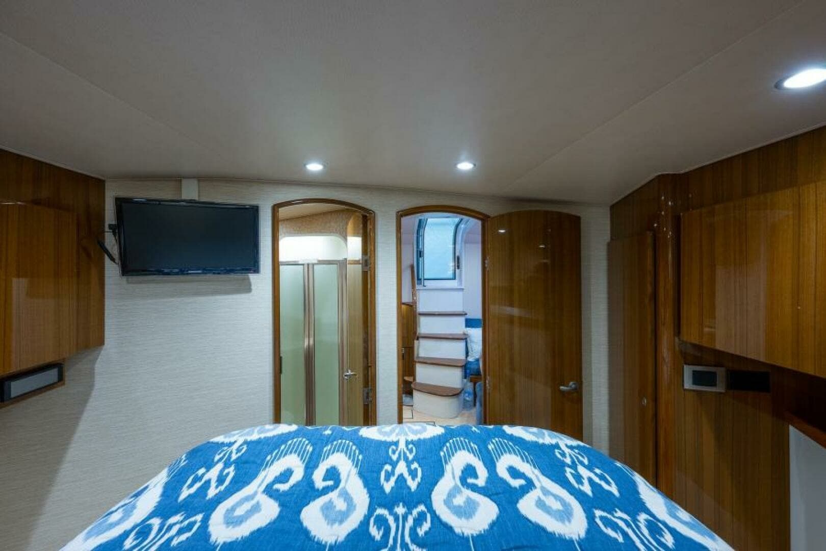 Viking 42 - Drop'Em - Master Stateroom