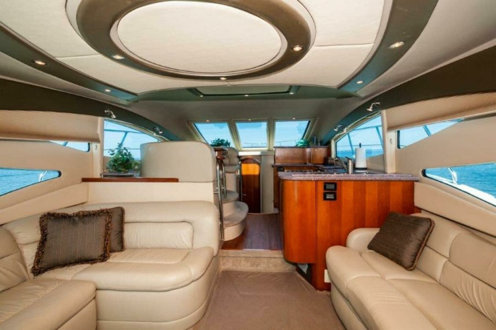  2006 47 Cruisers Salon