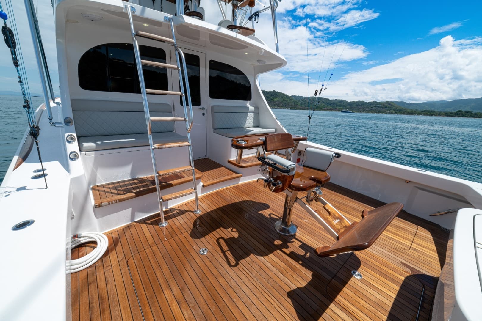 2023 Viking 46 Billfish Cockpit