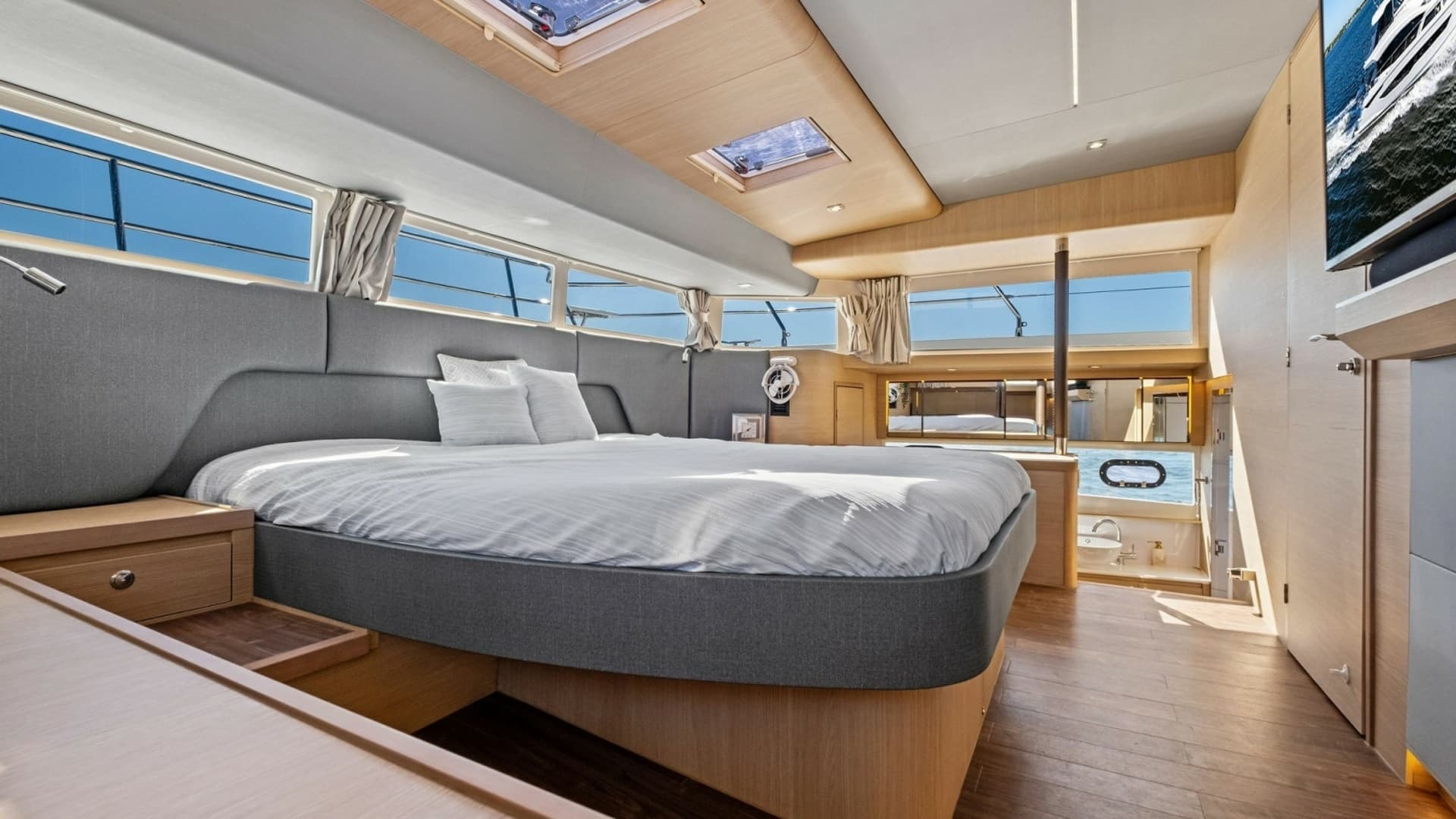2022 54 Aquila Powercat 'Remarkable I'