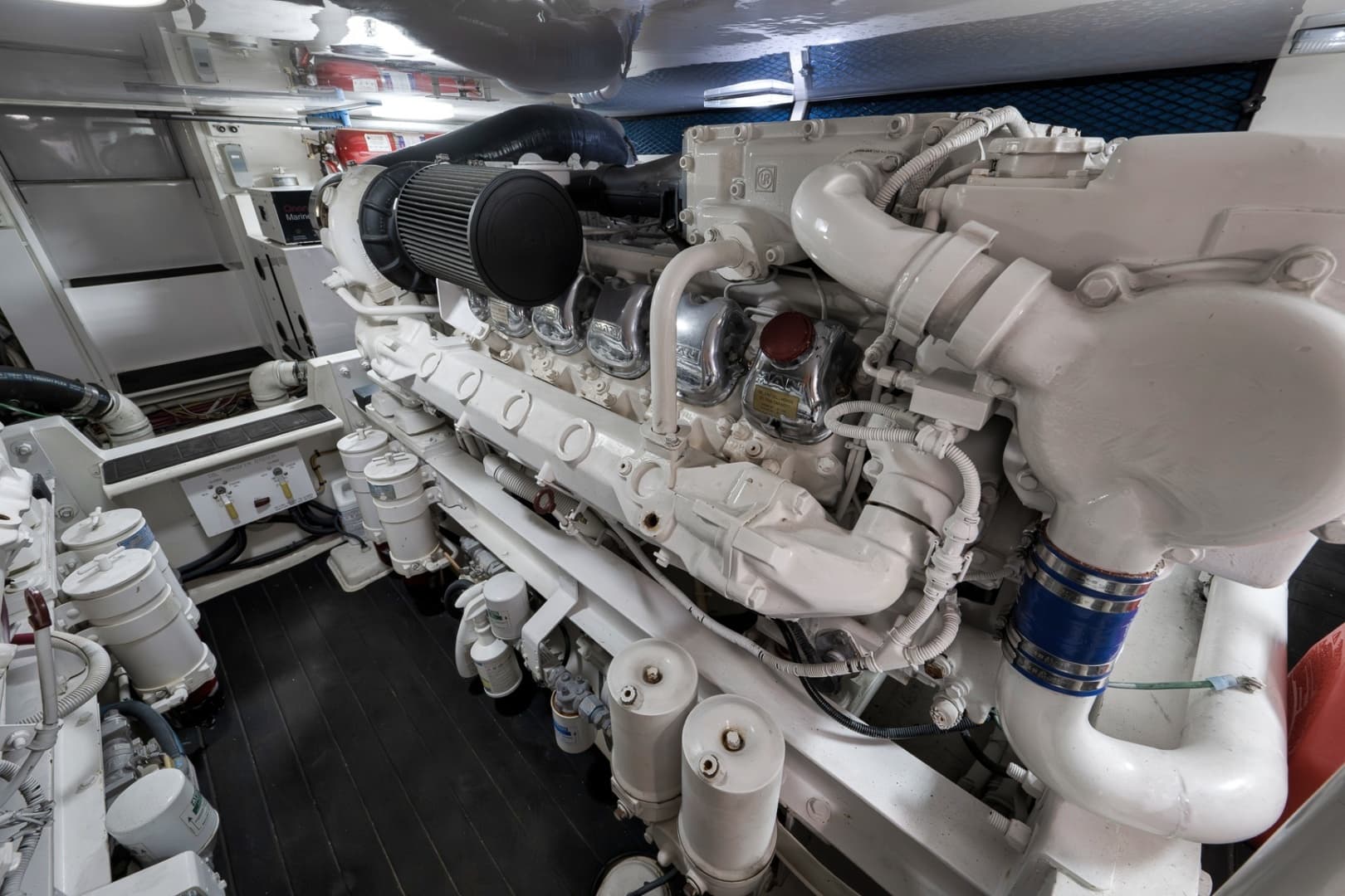 Viking 52 - THE HURRICANE - Engine Room