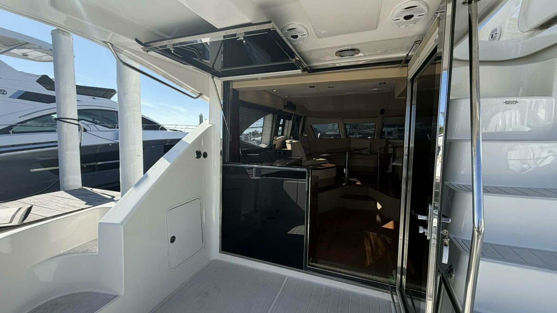 2008 Sea Ray 47 Sedan Bridge - Aft Deck