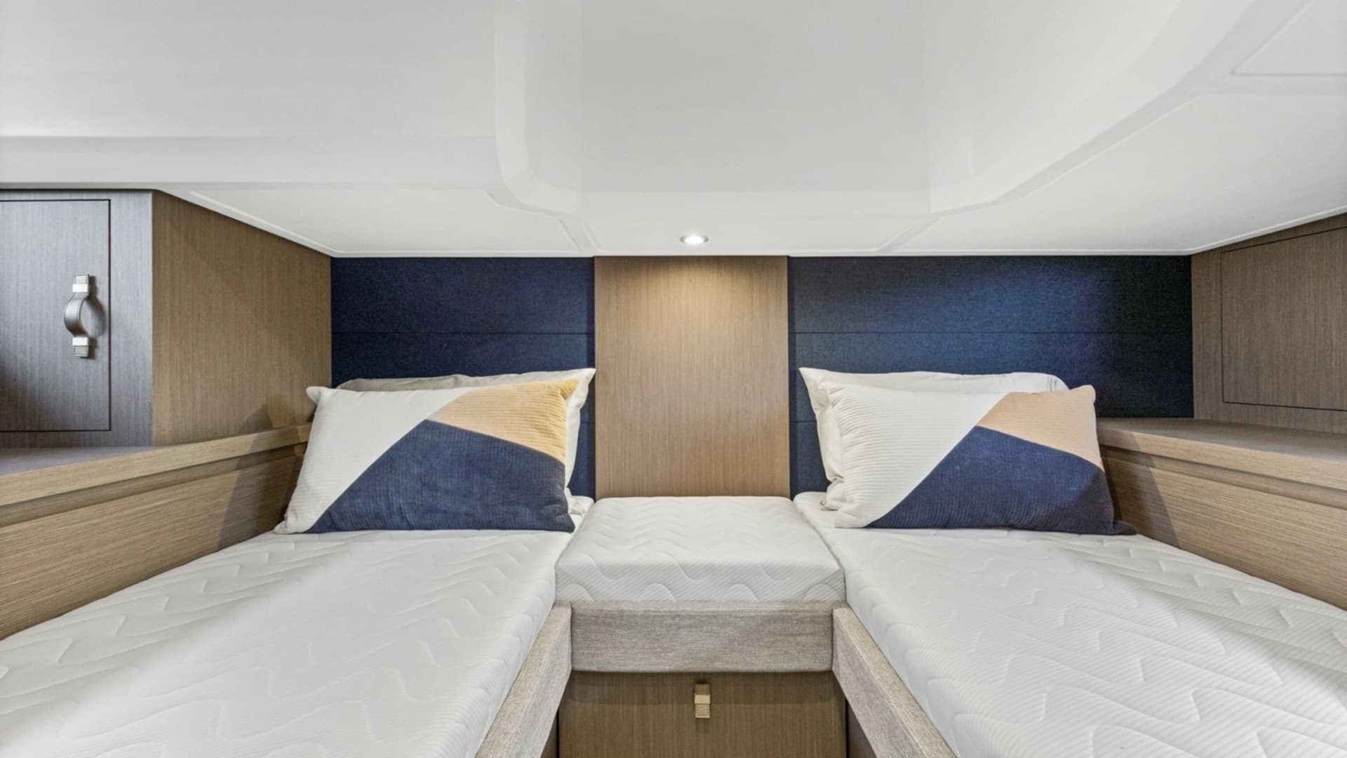 2022 Beneteau 41 Grand Turismo War Downs Eagle Aft Berth (1)