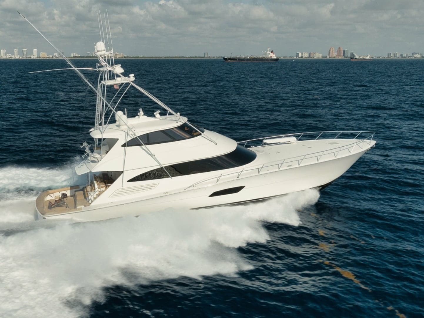 2016 Viking 92 Enclosed Bridge