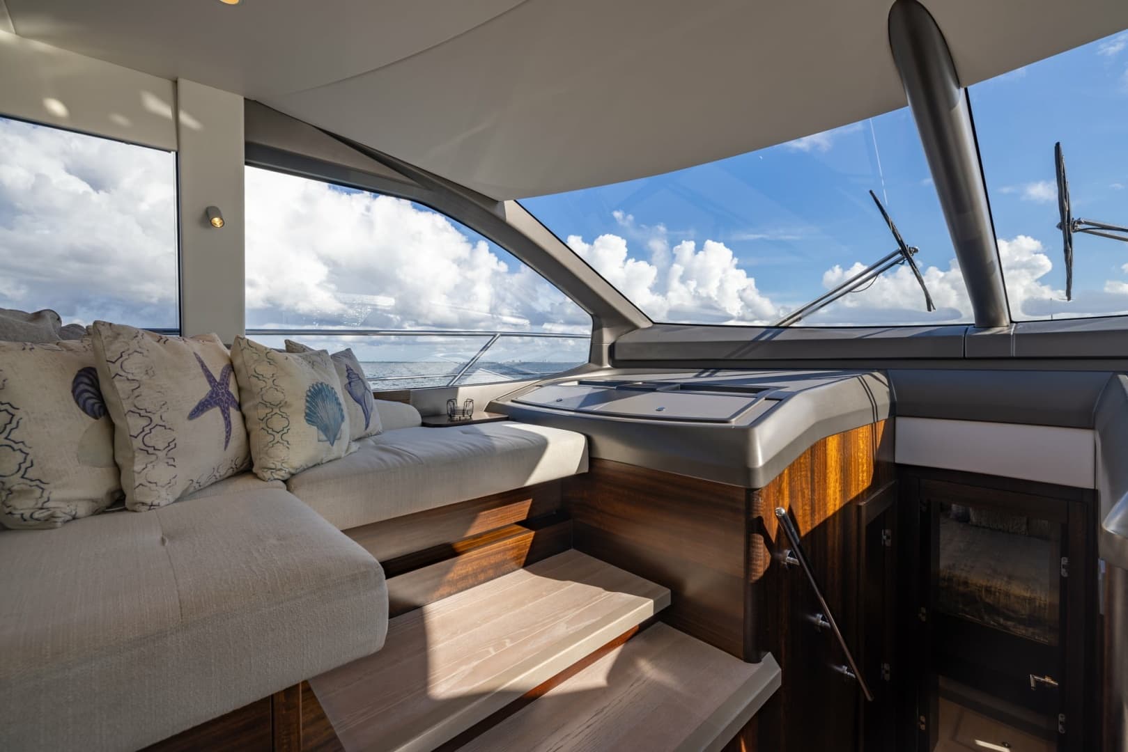 2022 Sunseeker Manhattan 68