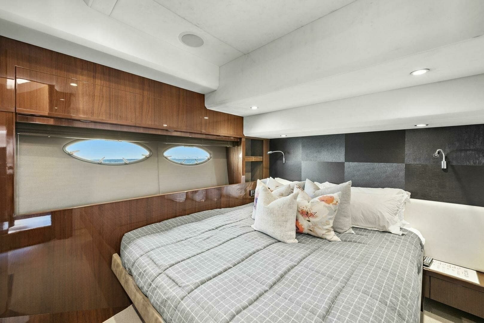 2015 Princess 72 Motoryacht 'LA-Z-BUOY'