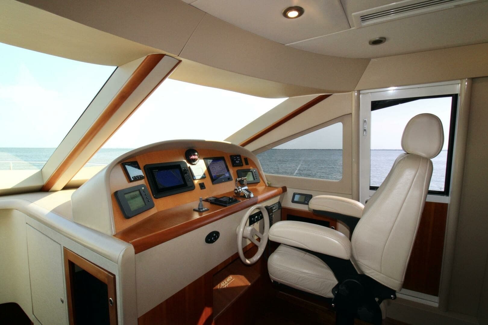2007 Lazzara 74 Motor Yacht Kathleen