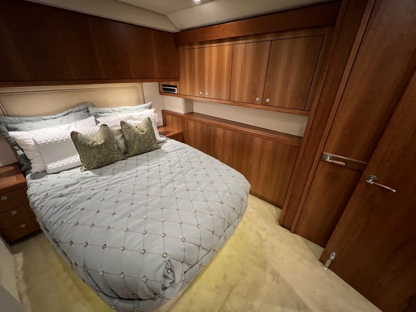 2013 Hatteras GT 54