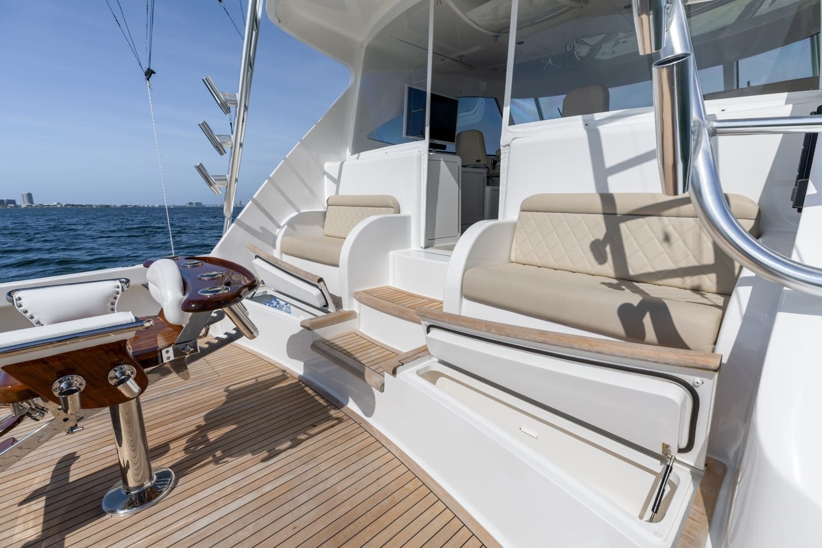 2018 52 Viking Sport Tower Wild Eagle Cockpit (4)