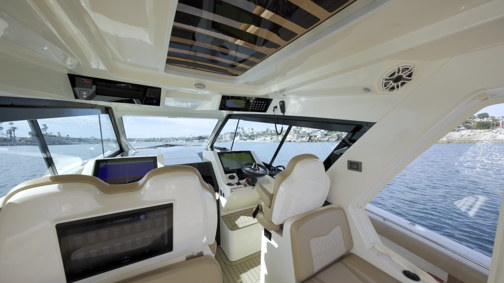 2022 Scout 530 LXF "Prime Time" Helm Station.
