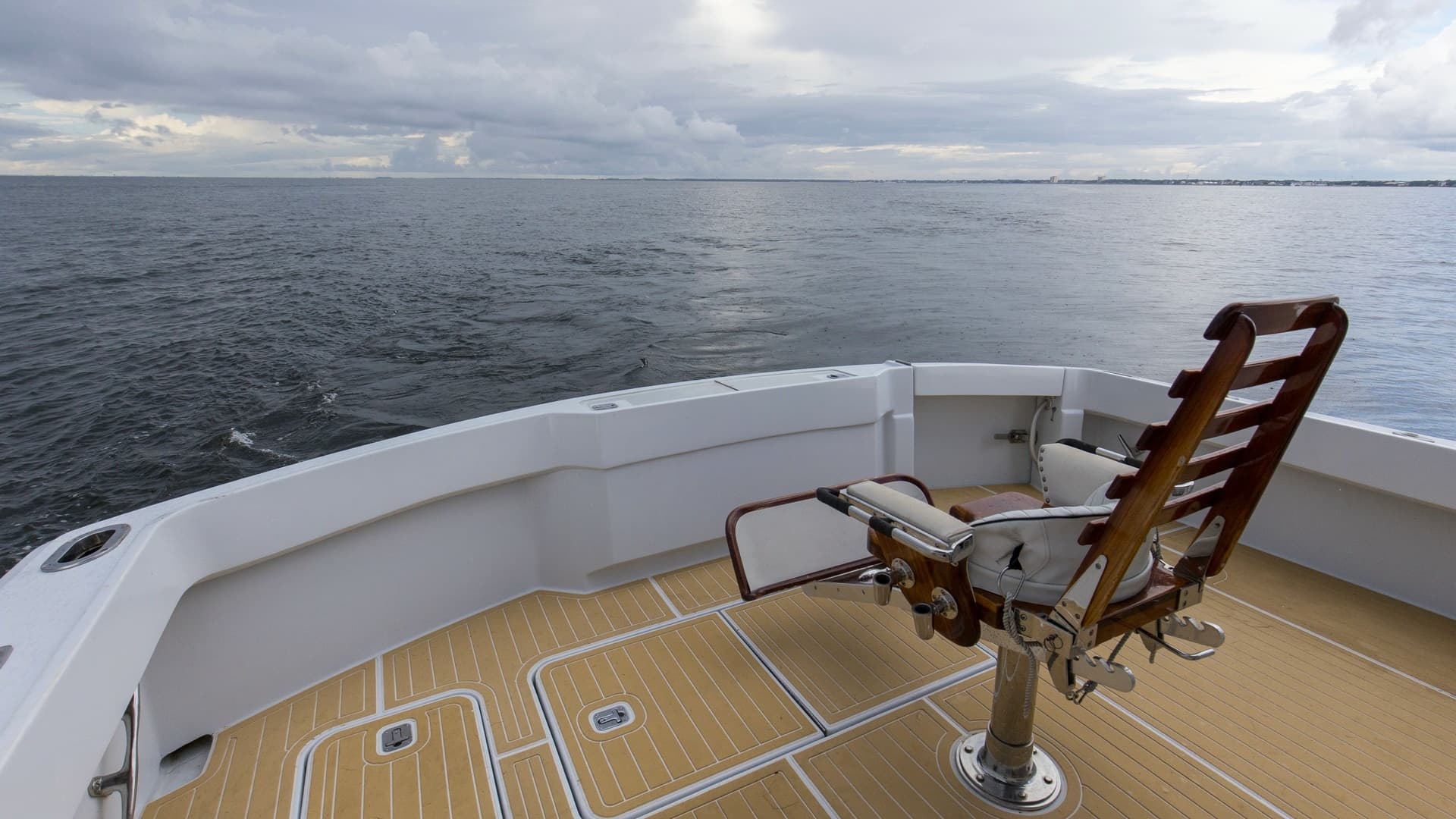 1999 Hatteras 60 Enclosed Bridge Better Days Rear Deck