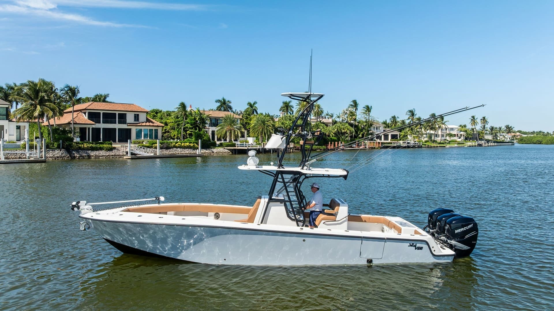 Side Profile of SeaVee 340B