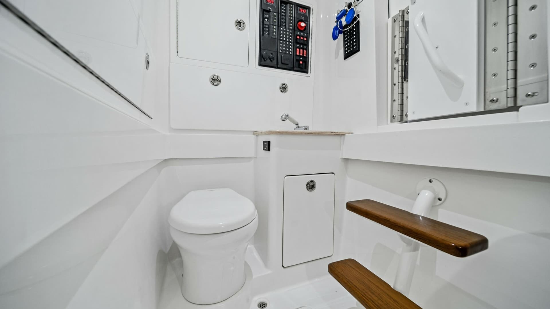 Compact Yacht Head with Controls