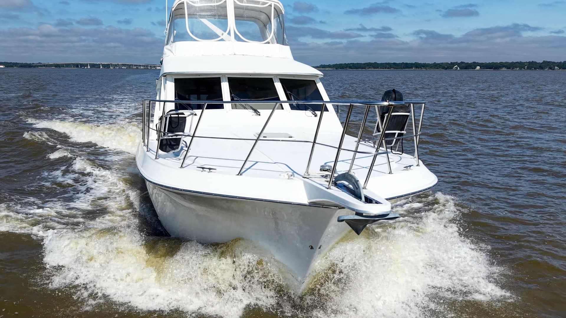 2001 48 Navigator 4800 Classic Maggie B Bow
