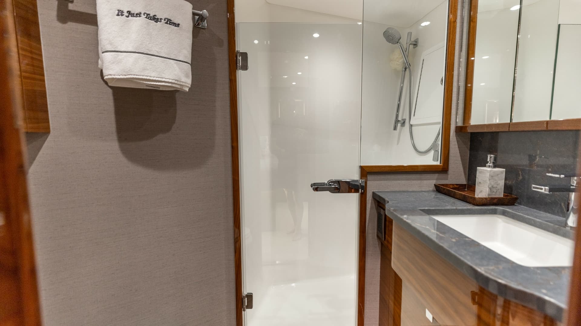 Luxurious Ensuite Bathroom