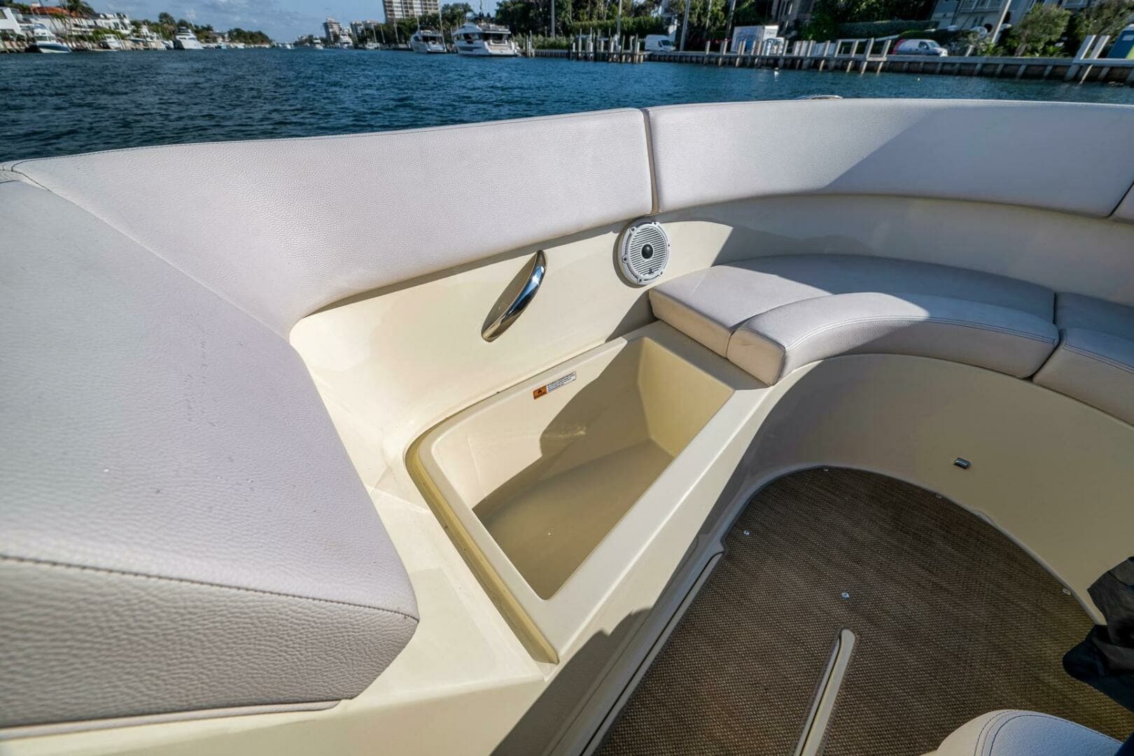 Chris-Craft 34 - 2LW - Forwad Seating and Storage