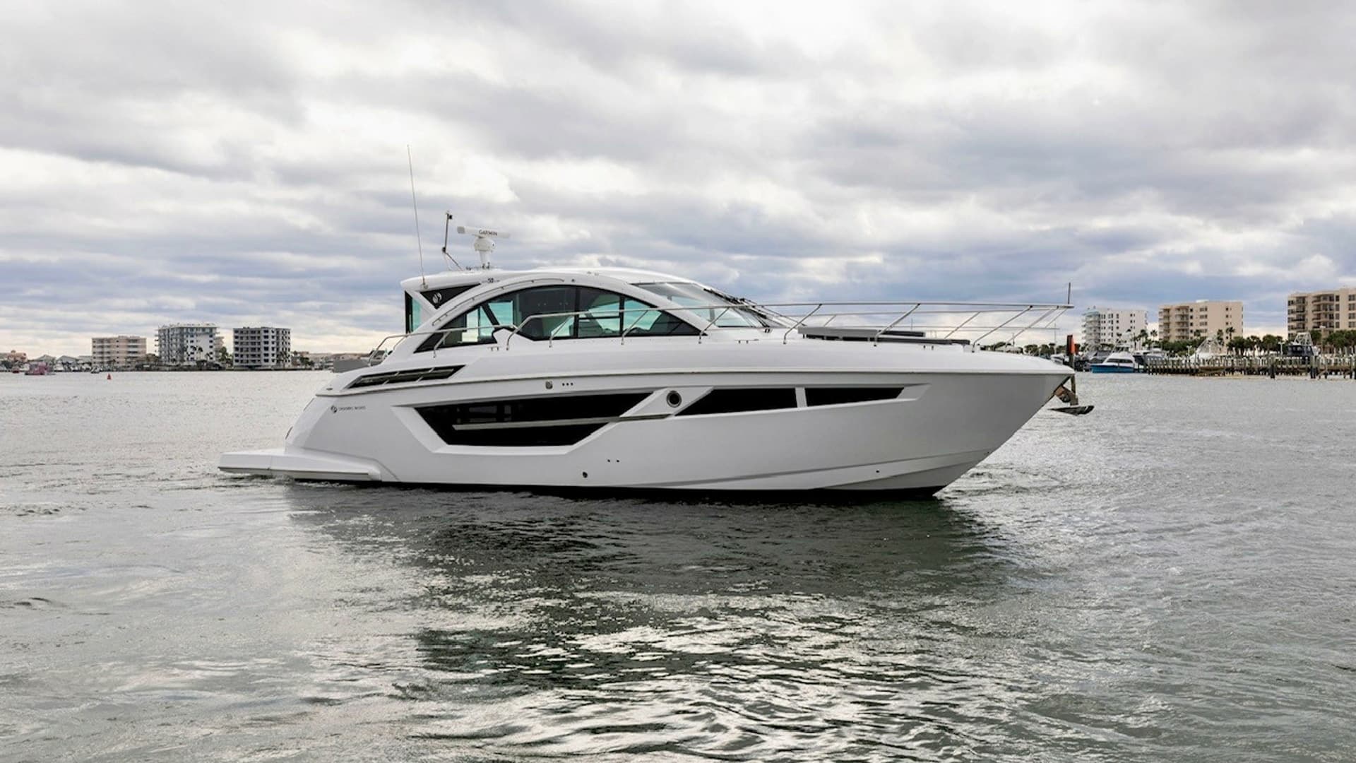 Side Profile of 2023 Cruisers 50 Cantius