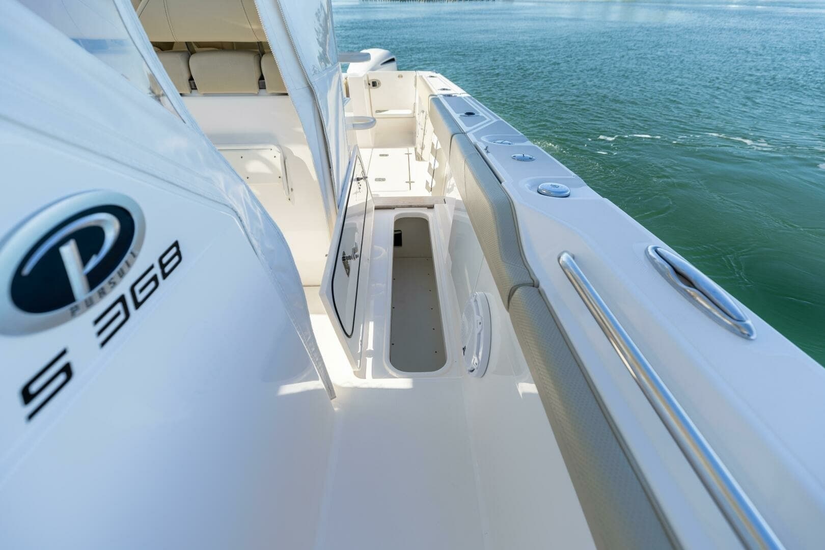 2019 Pursuit S 368 Moon Dogg Storage