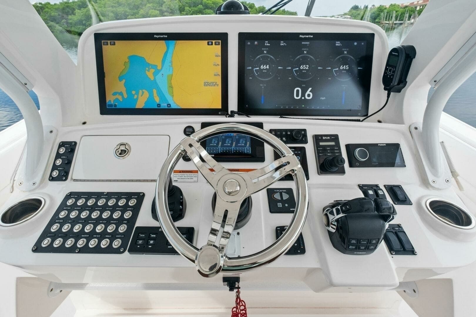 2020 Intrepid 400 CC - Helm and Electronics