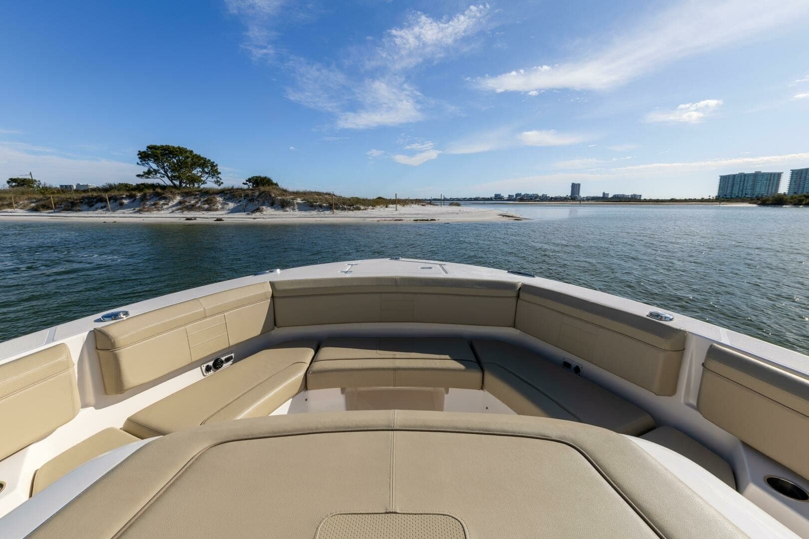 2019 Pursuit S 368 Moon Dogg Bow