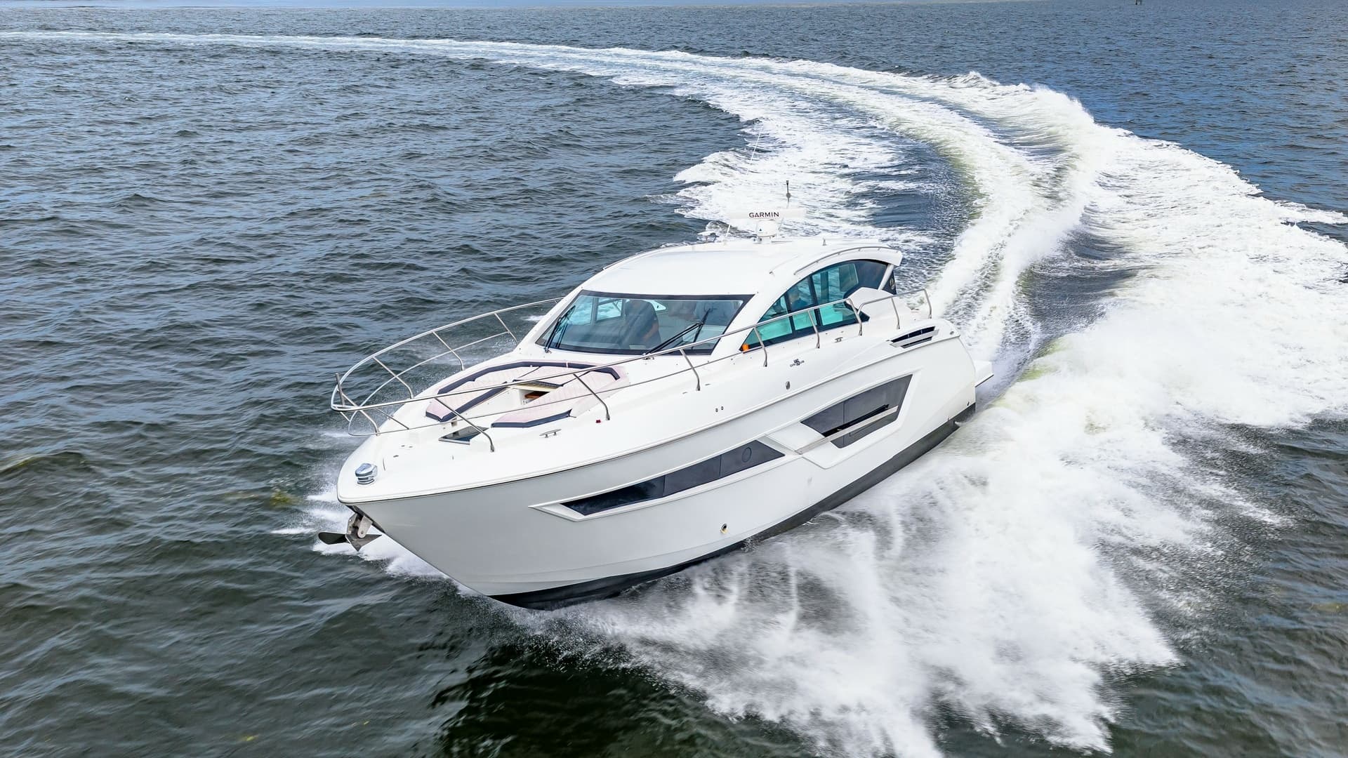 Dynamic Bow View in Motion