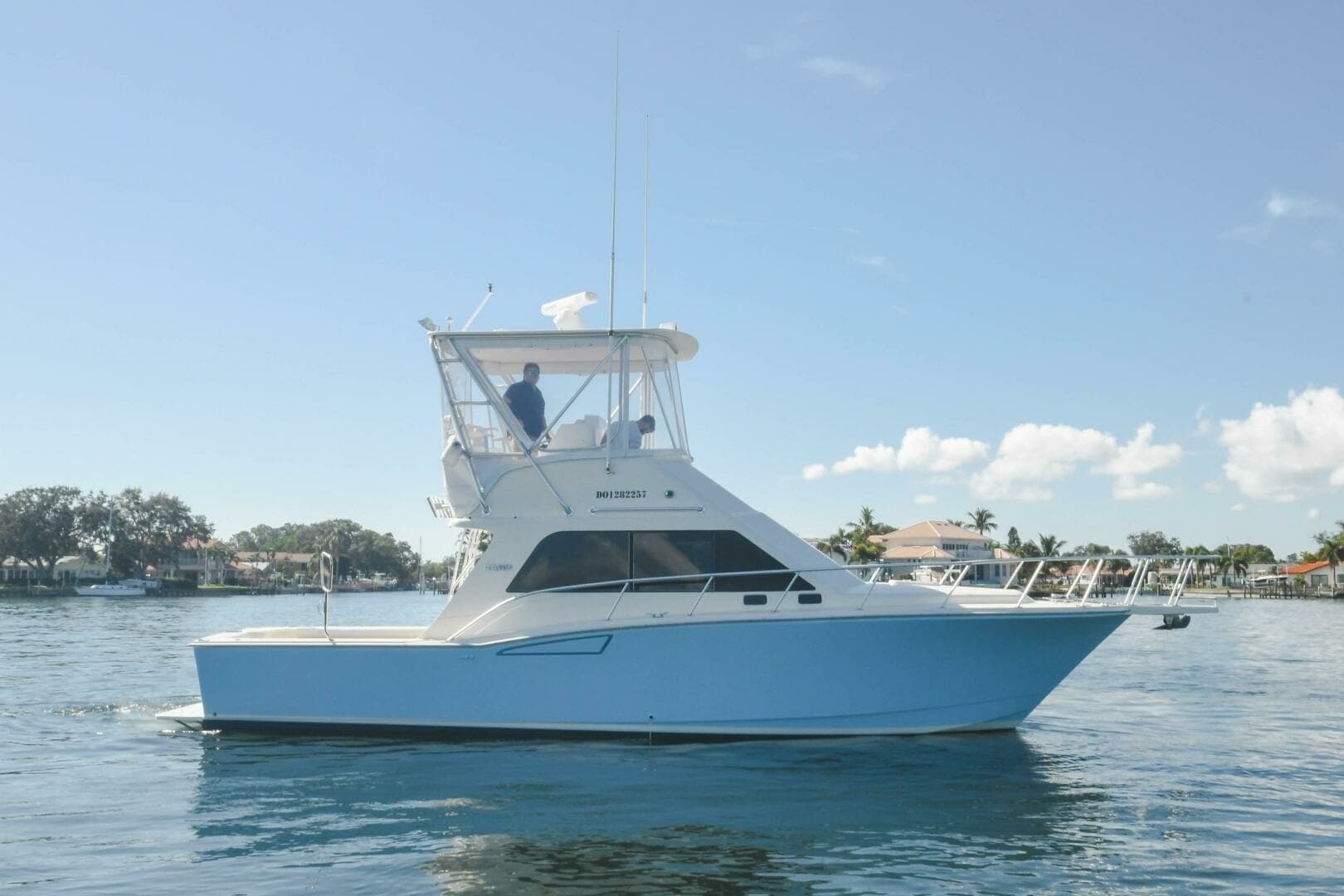 2001 35 Cabo Flybridge - VIKINGOS - Profile