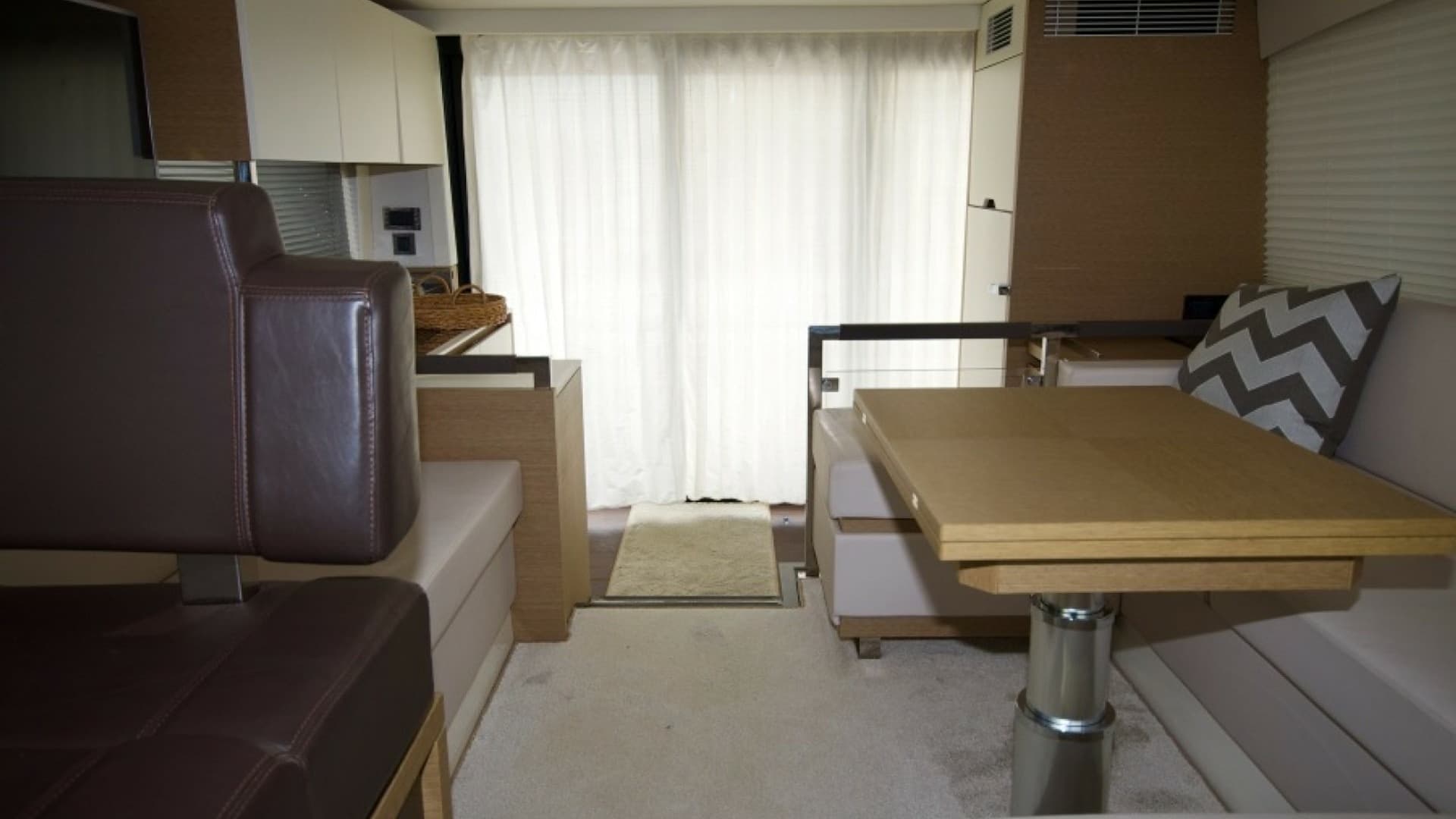 2018 Prestige 460 S