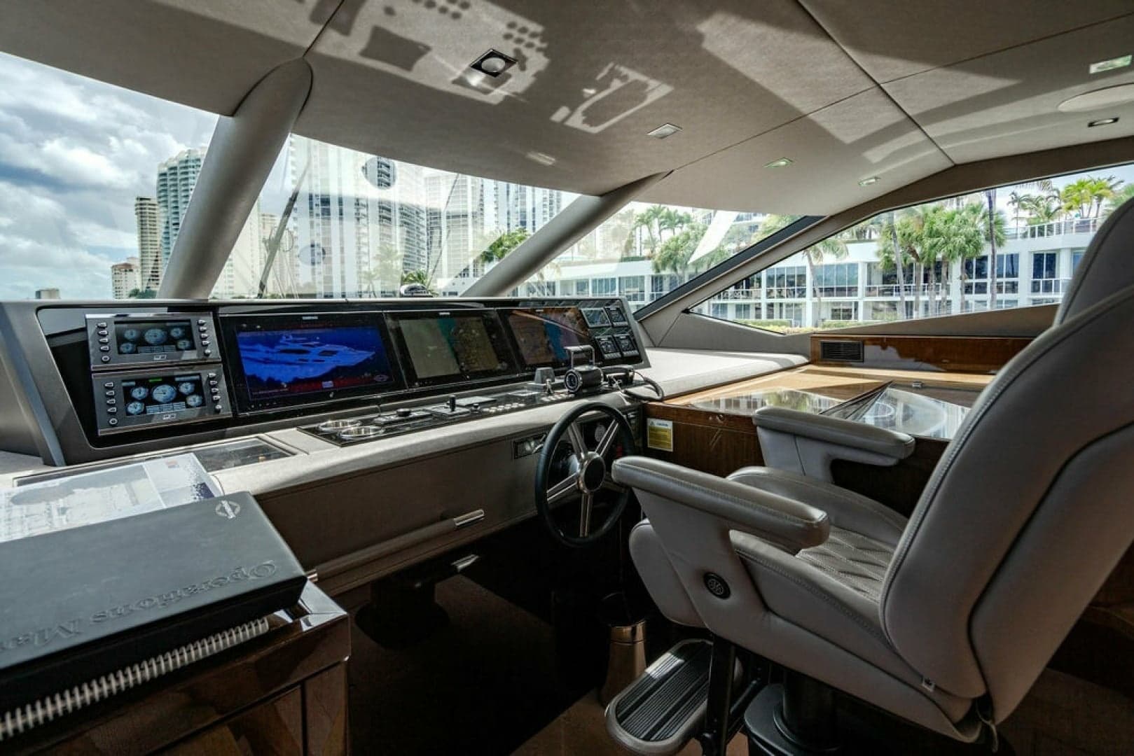 2019 Sunseeker 95 Motor Yacht