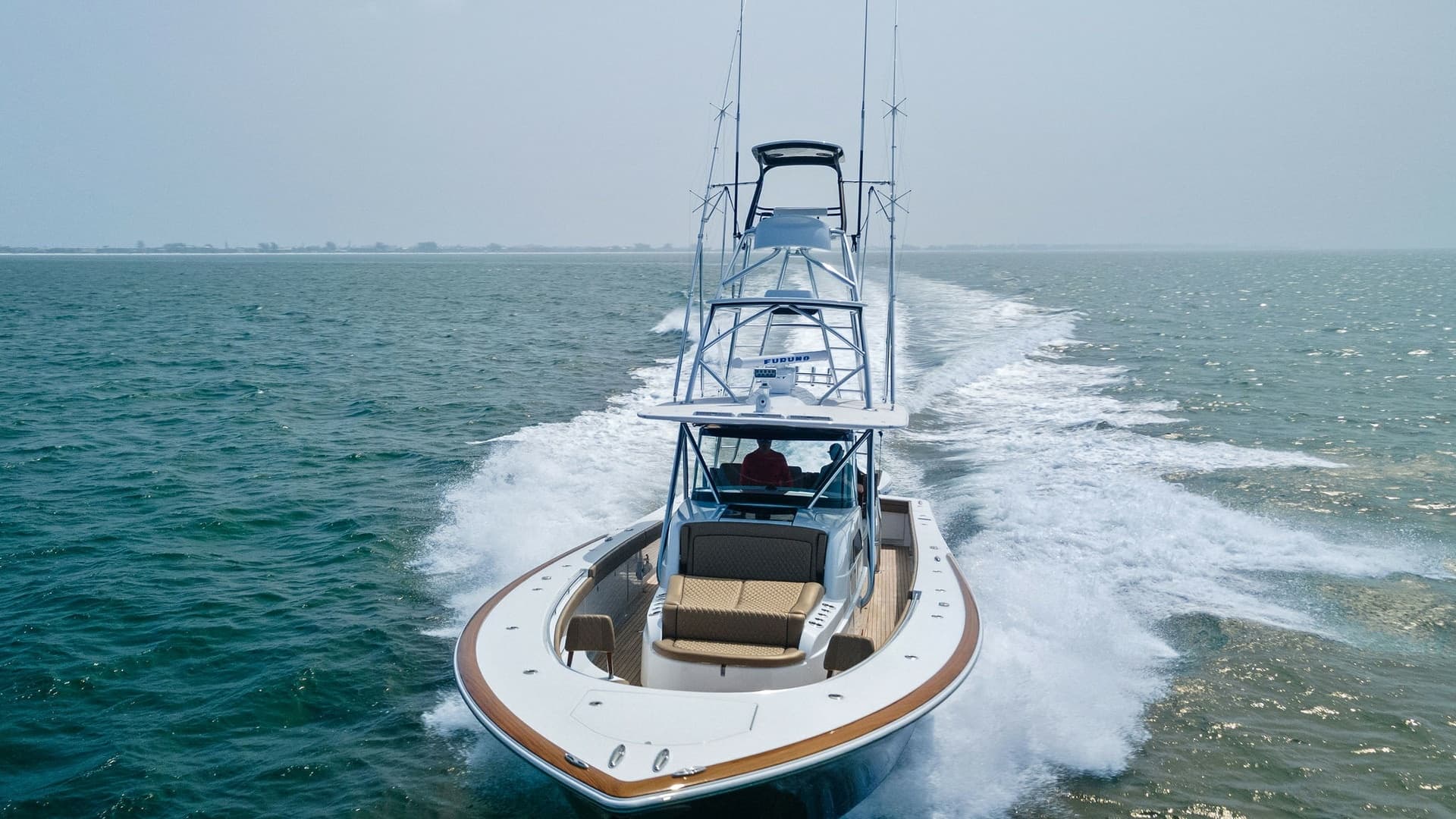 Bow View with Tower and Seating
